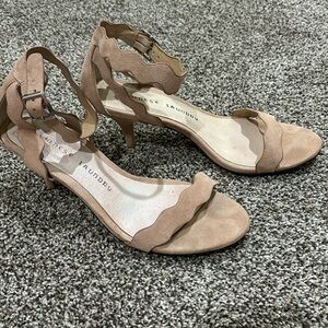 Chinese Laundry size 6.5 beige heeled sandals with scalloped straps .